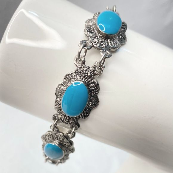 Concha Link Bracelet Blue Enamel Silver Tone Burnished Metal Spring Clasp - Picture 3 of 9